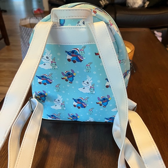Stitch loungefly backpack - Picture 2 of 3